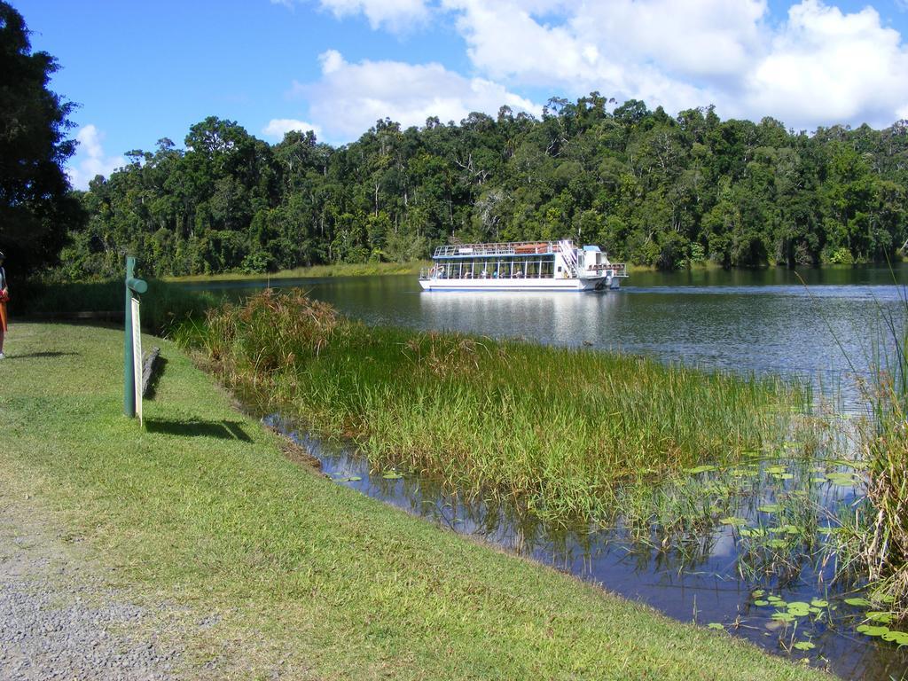 Lake Eacham Tourist Park & Cabins Екстериор снимка