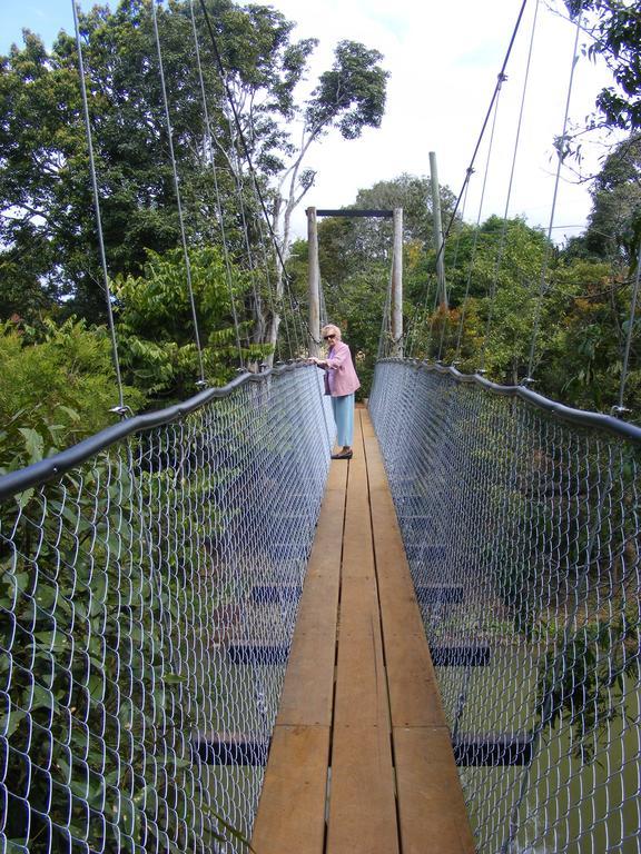 Lake Eacham Tourist Park & Cabins Екстериор снимка