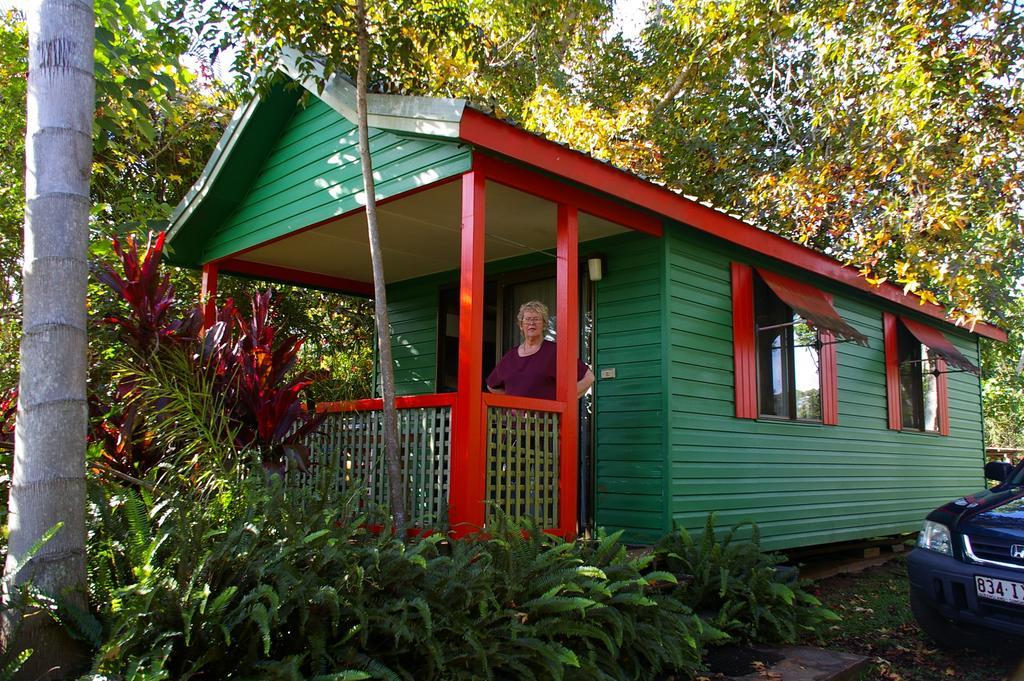 Lake Eacham Tourist Park & Cabins Стая снимка
