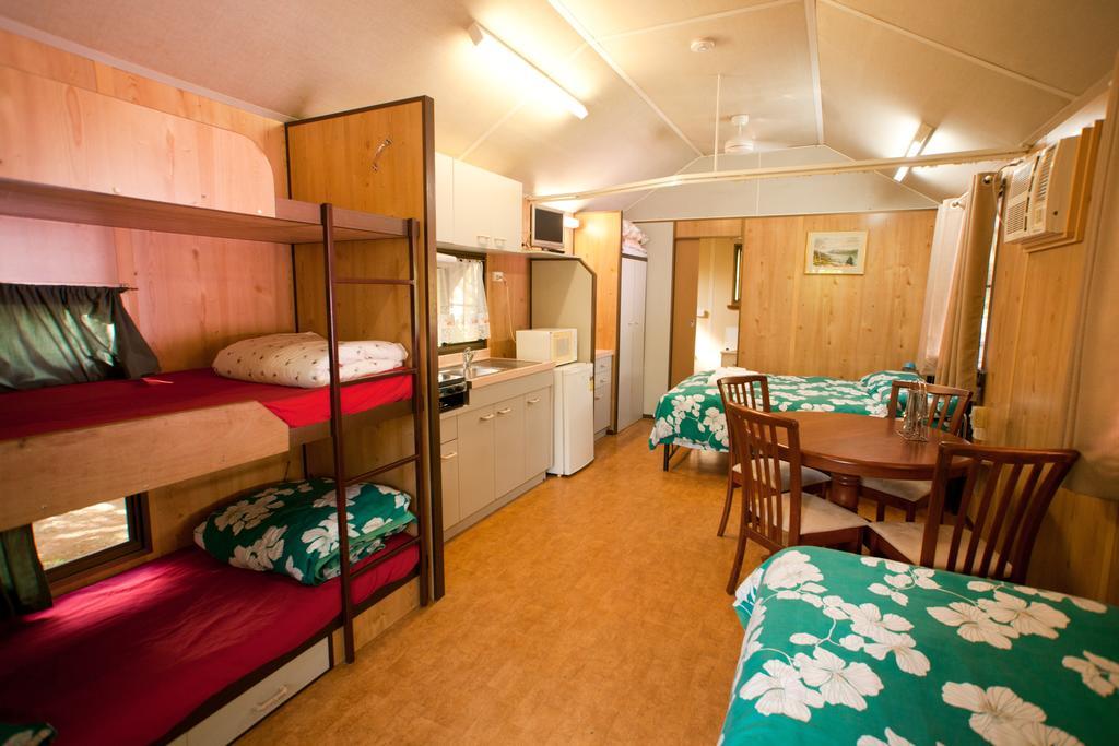 Lake Eacham Tourist Park & Cabins Стая снимка