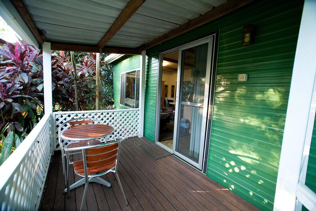 Lake Eacham Tourist Park & Cabins Стая снимка