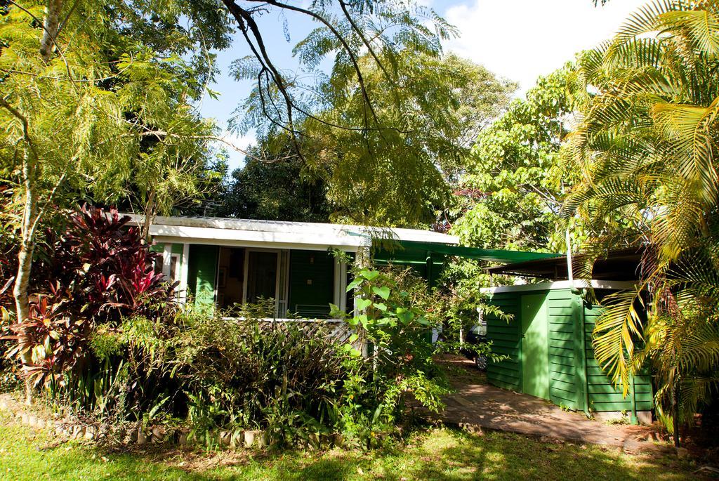 Lake Eacham Tourist Park & Cabins Стая снимка