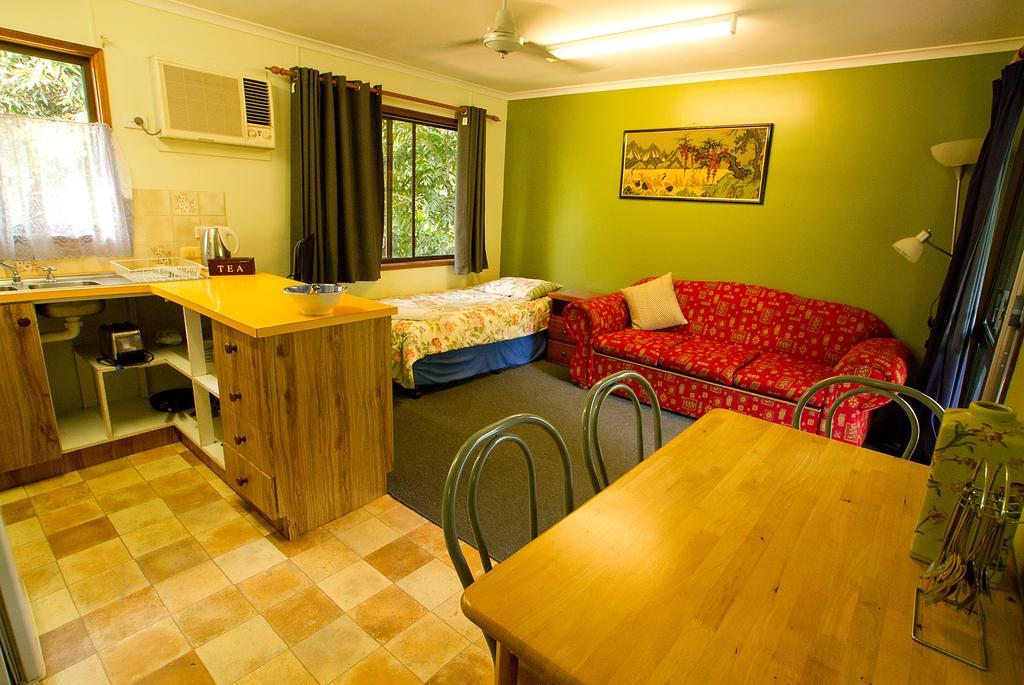 Lake Eacham Tourist Park & Cabins Стая снимка