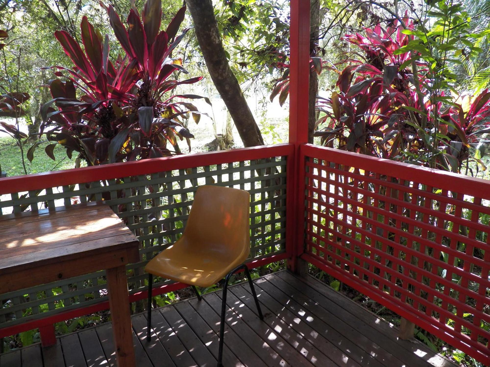 Lake Eacham Tourist Park & Cabins Стая снимка