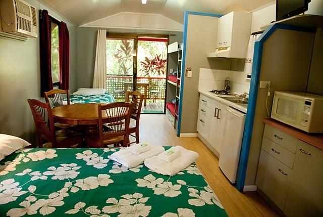 Lake Eacham Tourist Park & Cabins Екстериор снимка