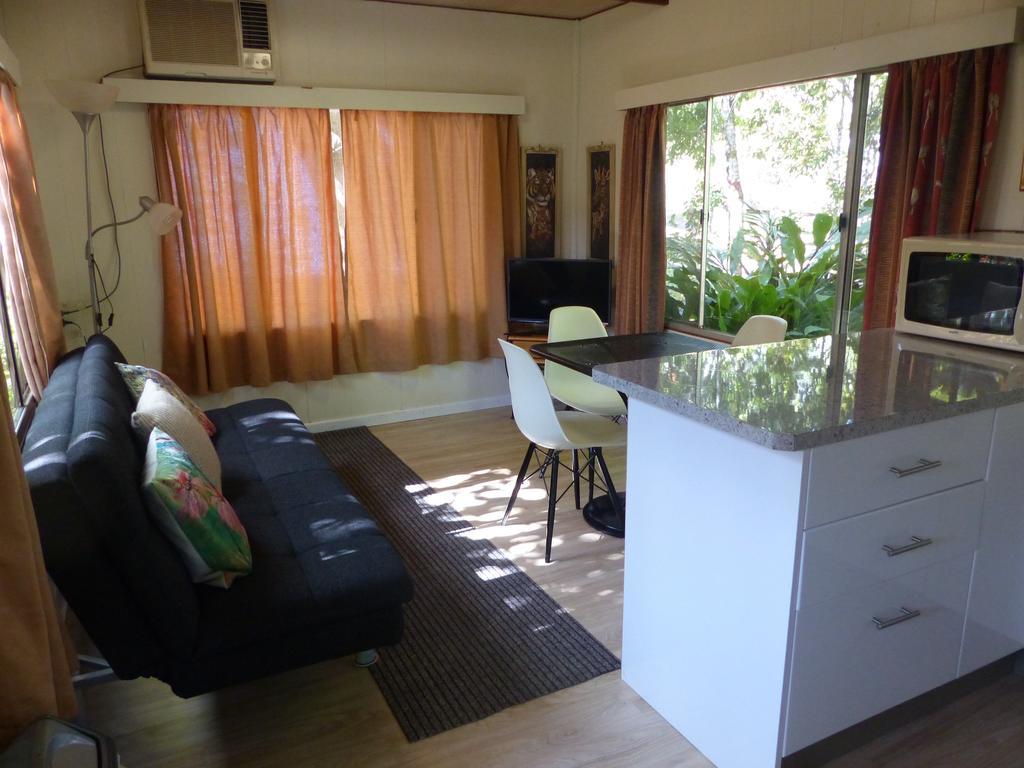 Lake Eacham Tourist Park & Cabins Екстериор снимка