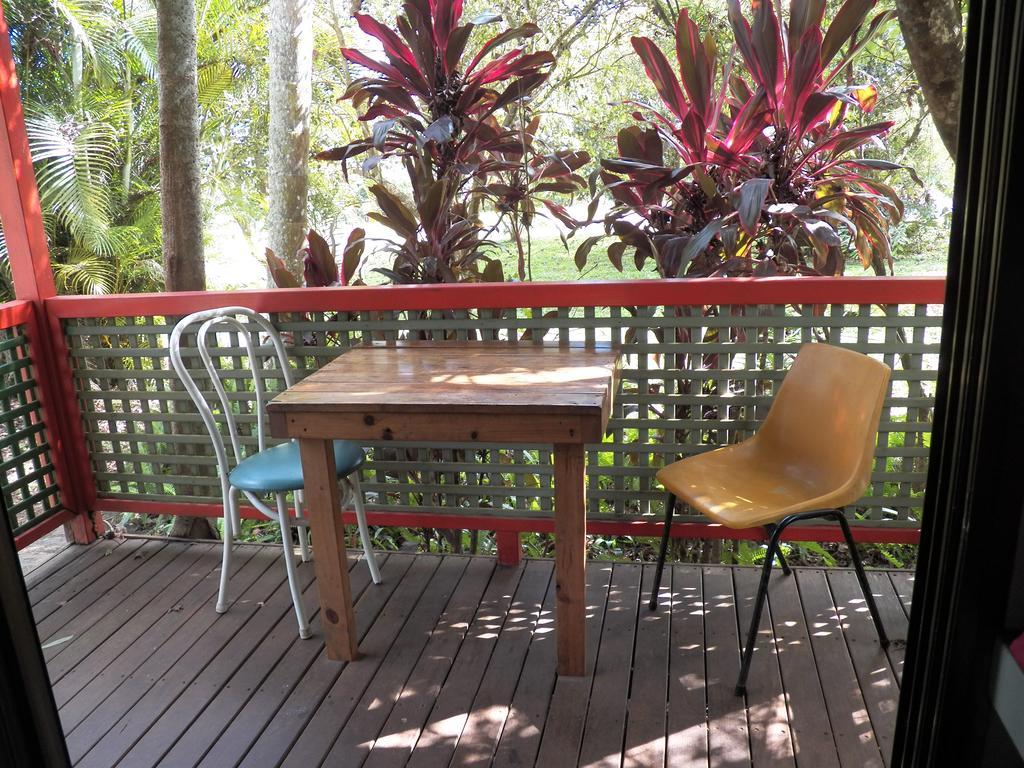 Lake Eacham Tourist Park & Cabins Екстериор снимка