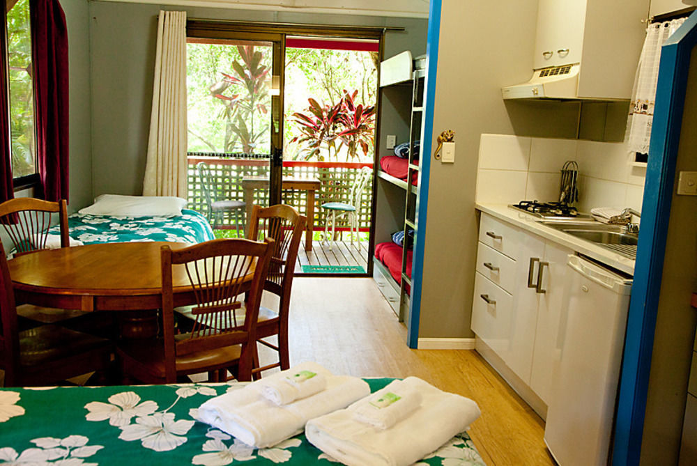 Lake Eacham Tourist Park & Cabins Екстериор снимка
