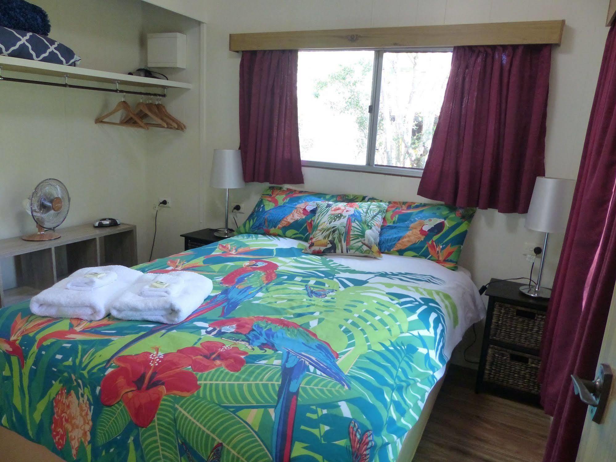 Lake Eacham Tourist Park & Cabins Екстериор снимка